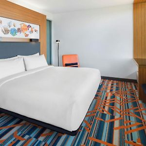 Aloft Guest room 1 King